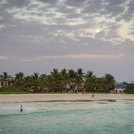 The Isabela Beach House Puerto Villamil Exteriör bild
