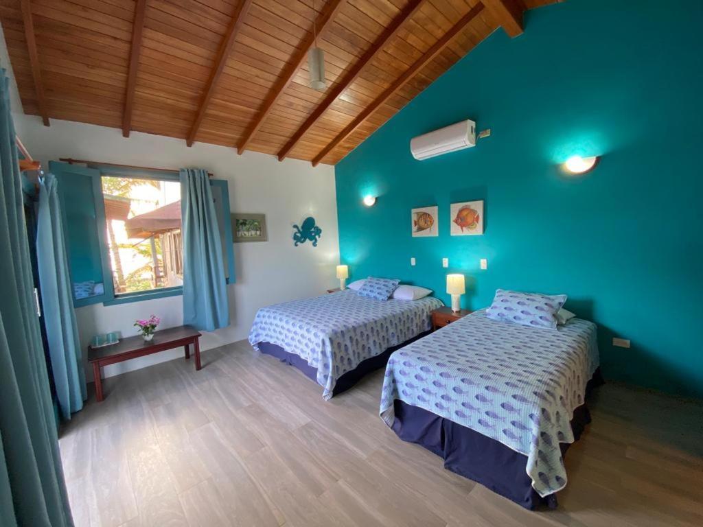 The Isabela Beach House Puerto Villamil Exteriör bild