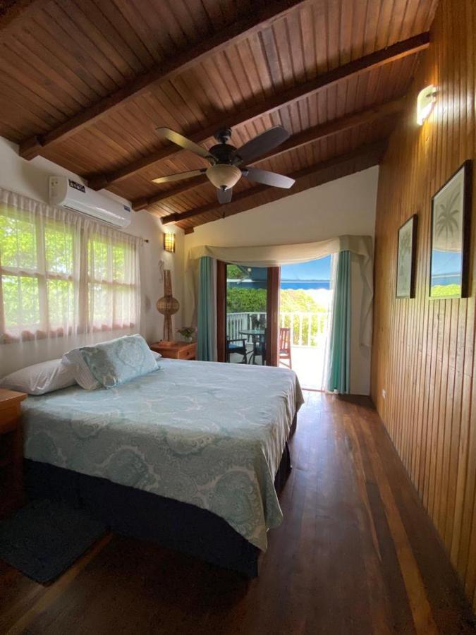 The Isabela Beach House Puerto Villamil Exteriör bild