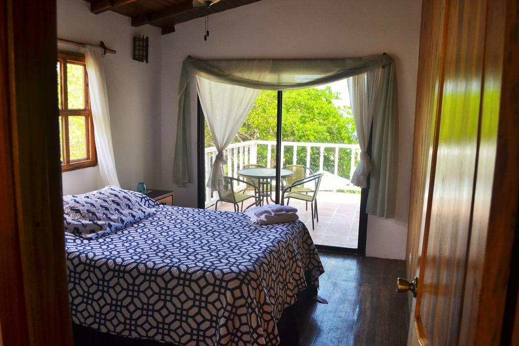 The Isabela Beach House Puerto Villamil Rum bild