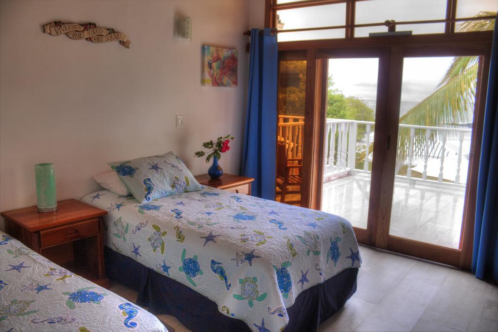 The Isabela Beach House Puerto Villamil Exteriör bild