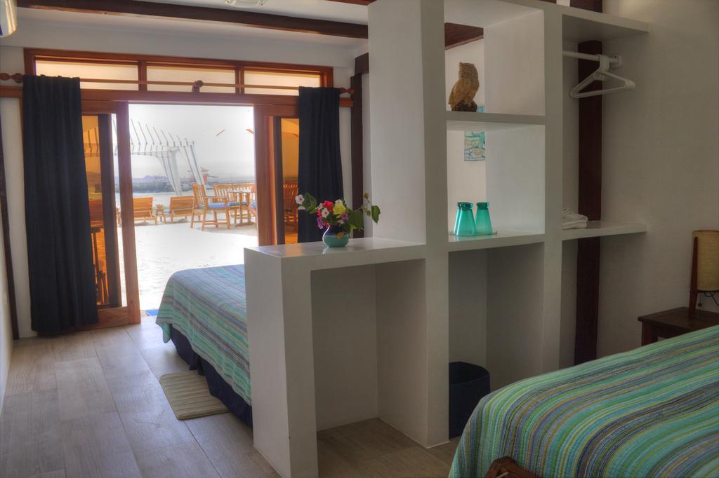 The Isabela Beach House Puerto Villamil Exteriör bild